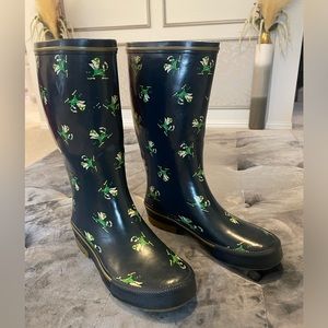 Fighting Irish rain boots. Great for St. Patrick’s Day.